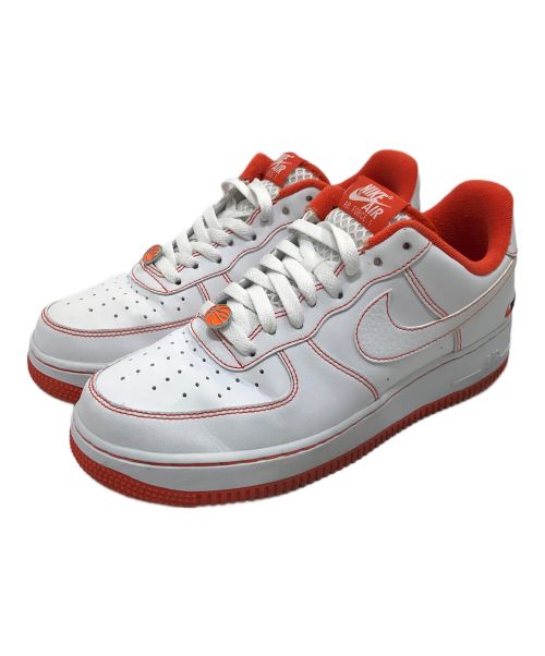 NIKE（ナイキ）NIKE (ナイキ) AIR FORCE 1 07 LV8 EMB ホワイト×オレンジ サイズ:26.0の古着・服飾アイテム