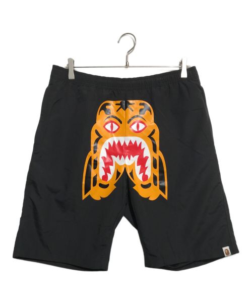 A BATHING APE（アベイシングエイプ）A BATHING APE (アベイシングエイプ) Tiger Beach Shorts ブラック サイズ:XLの古着・服飾アイテム