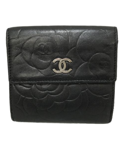 CHANEL（シャネル）CHANEL (シャネル) カメリア型押し財布 ブラックの古着・服飾アイテム