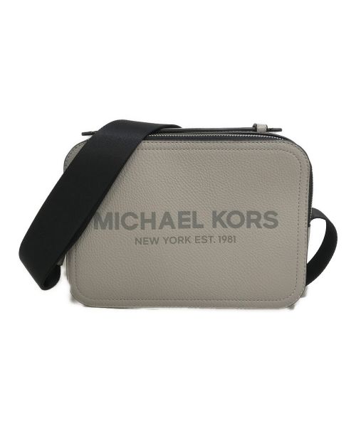 MICHAEL KORS（マイケルコース）MICHAEL KORS (マイケルコース) スクエアショルダーバッグ グレーの古着・服飾アイテム