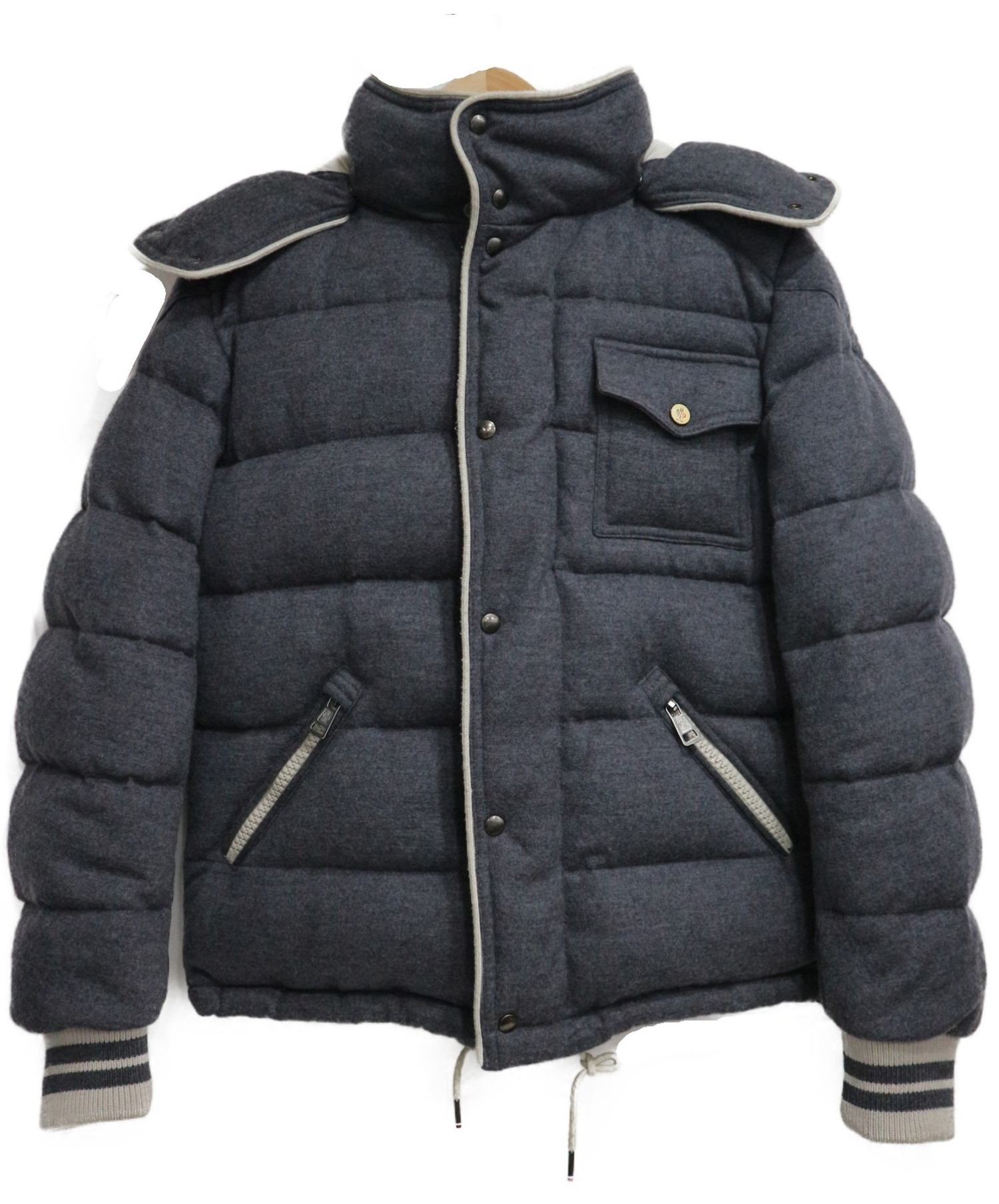 中古 古着通販 Moncler モンクレール ダウンジャケット グレー サイズ Size 0 参考定価164 000円 税 Bresle ブランド 古着通販 トレファク公式 Trefac Fashion