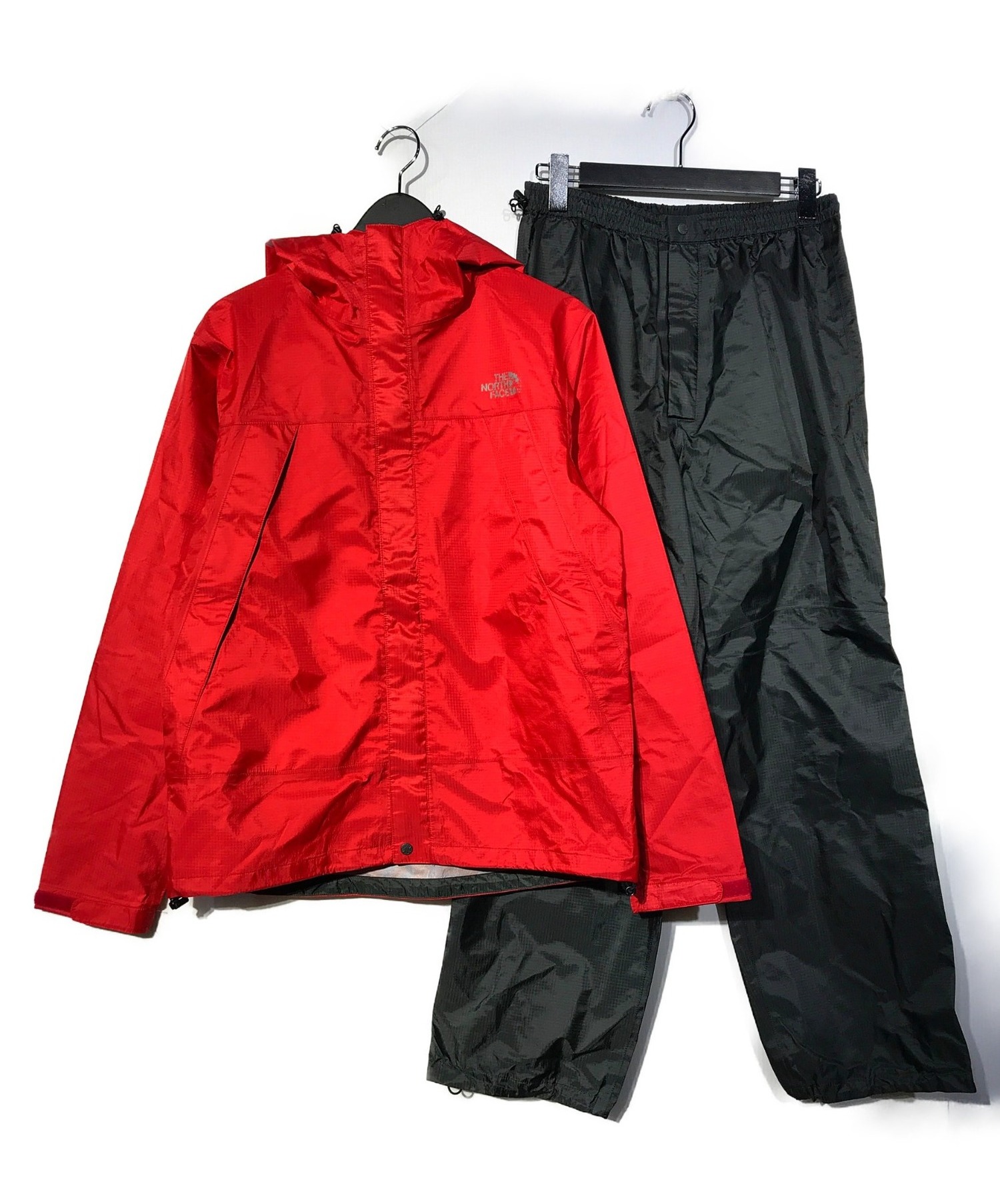 中古 古着通販 The North Face ザノースフェイス Raintex Aero レインテックスエアロ レッド ブラック サイズ M Np セットアップ パンツセット 収納袋付 ブランド 古着通販 トレファク公式 Trefac Fashion