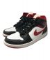 NIKE（ナイキ）の古着「Air Jordan 1 Mid  Red Black 554724-122 ミッドカットスニーカー 8ホール」｜ホワイト×レッド