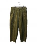 UNIVERSAL PRODUCTS.ユニバーサルプロダクツ）の古着「COTTON 1TUCK TROUSERS」｜オリーブ