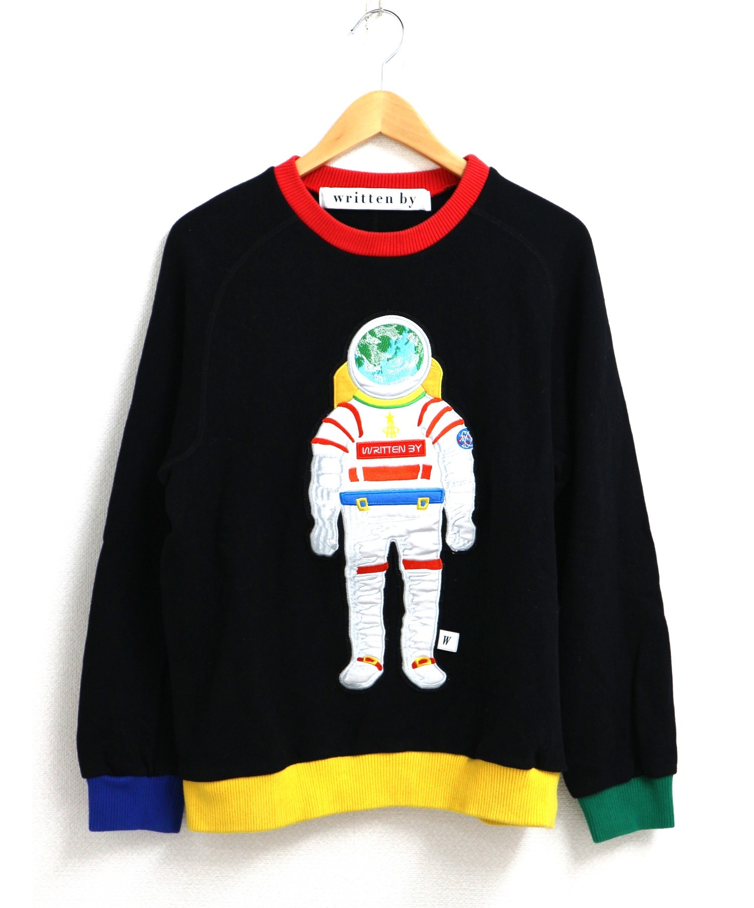 中古 古着通販 Written By リトゥン バイ 宇宙服スウェット ブラック サイズ Size S Spacesuit Sweat ブランド 古着通販 トレファク公式 Trefac Fashion