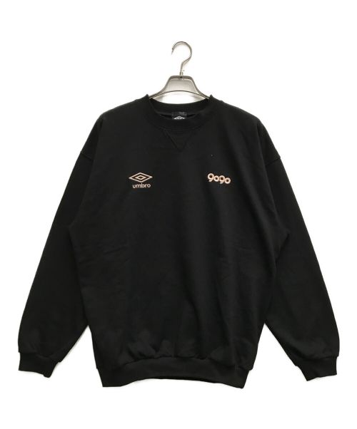 9090×umbro（ナインティーナインティ×アンブロ）9090×umbro (ナインティーナインティ×アンブロ) Two Logo Sweat ブラック サイズ:XLの古着・服飾アイテム