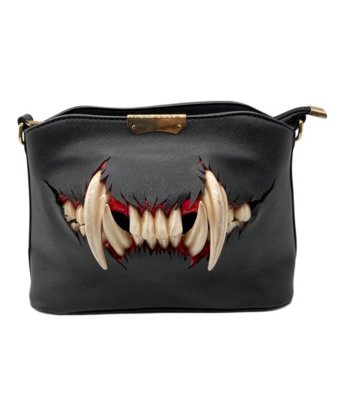 MALICIOUS.X（マリシアスエックス）MALICIOUS.X (マリシアスエックス) Cat fang metal plate shoulder bag ブラックの古着・服飾アイテム