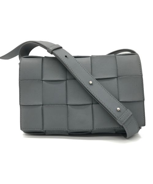 BOTTEGA VENETA（ボッテガベネタ）BOTTEGA VENETA (ボッテガベネタ) イントレチャートカセットショルダーバッグ グレーの古着・服飾アイテム