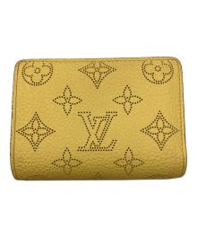 LOUIS VUITTON（ルイ ヴィトン）の古着「2つ折り財布」｜イエロー×ピンク