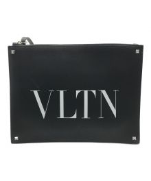 VALENTINO（ヴァレンティノ）の古着「VLTNスタッズロゴクラッチバッグ」｜ブラック