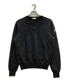 MONCLER（モンクレール）の古着「TRICOT SCOLLO A V Vネック ウール ニット セーター」｜グレー