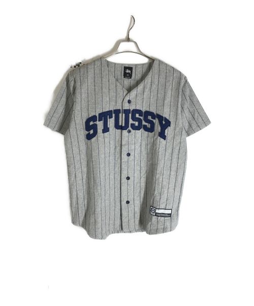 stussy（ステューシー）stussy (ステューシー) オールドアーチロゴベースボールシャツ グレー サイズ:Sの古着・服飾アイテム