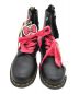 中古・古着 Dr.Martens×Hello Kitty (ドクターマーチン × ハローキティ) コラボ8ホールブーツ ブラック×ピンク サイズ:38(24cm程)：13800円