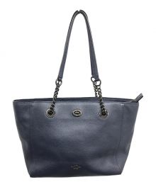 COACH（コーチ）の古着「TURNROCK CHAIN TOTE 27 / ターンロックハンドバッグ 57107」｜ネイビー