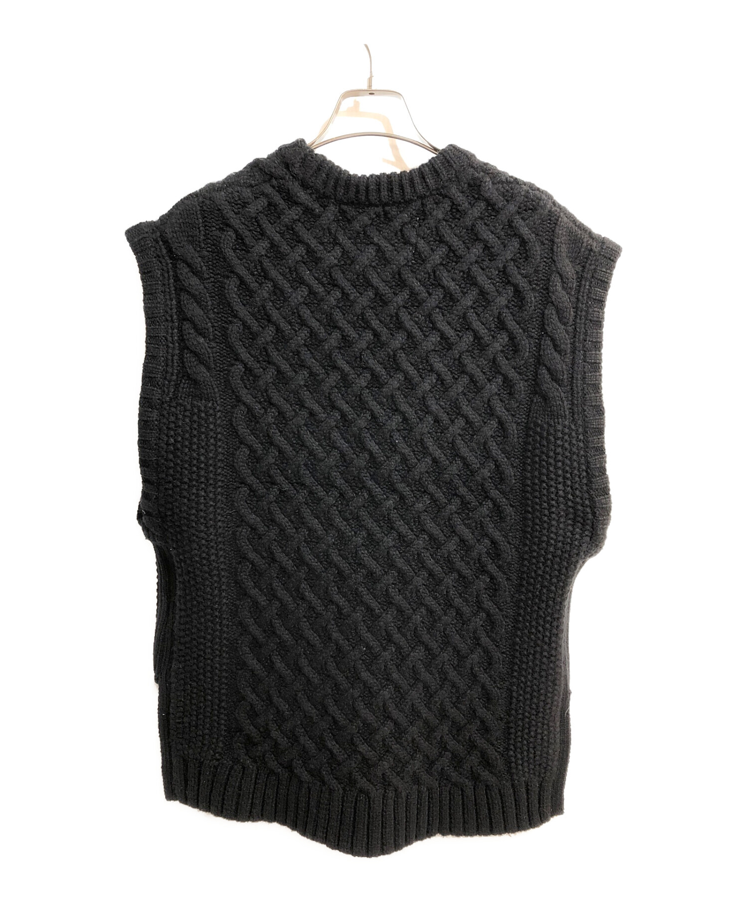 walenode Cashmere wool Aran vest | www.jarussi.com.br