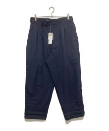 s'yte（サイト）の古着「T/W GABARDINE 2-TUCK TAPERED BELT PANTS」｜ネイビー