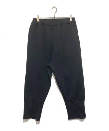 CFCL（シーエフシーエル）の古着「FLUTED TAPERED PANTS」｜ブラック