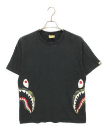 A BATHING APE（アベイシングエイプ）の古着「S/S COMO SIDE SHARK Tee」｜ブラック