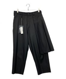 s'yte（サイト）の古着「T/W GABARDINE LEFT SIDE PLEAT PANTS」｜ブラック