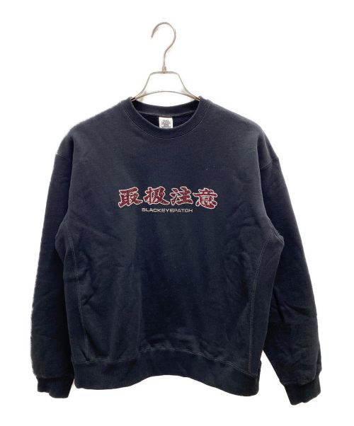 THE BLACK EYE PATCH（ブラックアイパッチ）THE BLACK EYE PATCH (ブラックアイパッチ) HANDLE WITH CARE CREW SWEAT ブラック サイズ:Mの古着・服飾アイテム