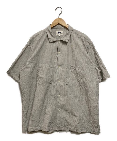 Pilgrim Surf+Supply（ピルグリム サーフサプライ）Pilgrim Surf+Supply (ピルグリム サーフサプライ) Johnny Stripe SS Shirt グレー サイズ:Lの古着・服飾アイテム