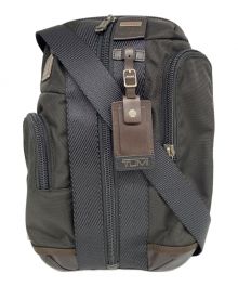 TUMI（トゥミ）の古着「Alpha Bravo Saratoga Sling」｜ブラック