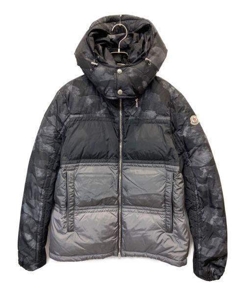 MONCLER（モンクレール）MONCLER (モンクレール) BREITMAN カモフラダウンジャケット グレー サイズ:3の古着・服飾アイテム