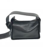 Ameriアメリ）の古着「ENAMEL WIDE SHOULDER SQUARE BAG」｜ブラック