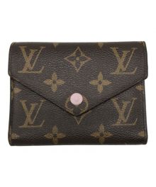 LOUIS VUITTON（ルイ ヴィトン）の古着「ポルトフォイユヴィクトリーヌ LOUIS VUITTON ルイ ヴィトン フランス製 モノグラム ピンク 三つ折り M62360」｜ブラウン