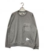 GRAMICCI×and wanderグラミチ×アンドワンダー）の古着「POCKET SWEAT SHIRT ポケットスウェットシャツ GRAMICCI グラミチ and wander アンドワンダー gray グレー 574-4184415 カラビナ付ポケット ロゴ GUJ4-S3004」｜グレー