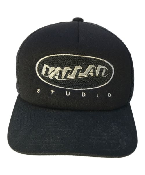 VALLAD STUDIO（バラッド）VALLAD STUDIO (バラッド) LOGO MESH CAP ロゴメッシュキャップ VALLAD STUDIO バラッド トラッカーハット YUPOONG スナップバック  ブラック サイズ:下記参照の古着・服飾アイテム