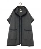 BURBERRYバーバリー）の古着「Carla Logo Hooded Wool Blend Cape In Charcoal ロゴフーデッドウールブレンドケープ カシミヤ混 BURBERRY バーバリー ポンチョ 8042076」｜グレー