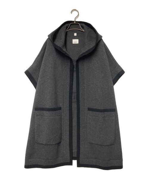 BURBERRY（バーバリー）BURBERRY Carla Logo Hooded Wool Blend Cape In Charcoal ロゴフーデッドウールブレンドケープ カシミヤ混 BURBERRY バーバリー ポンチョ 8042076 サイズ:ONE SIZEの古着・服飾アイテム