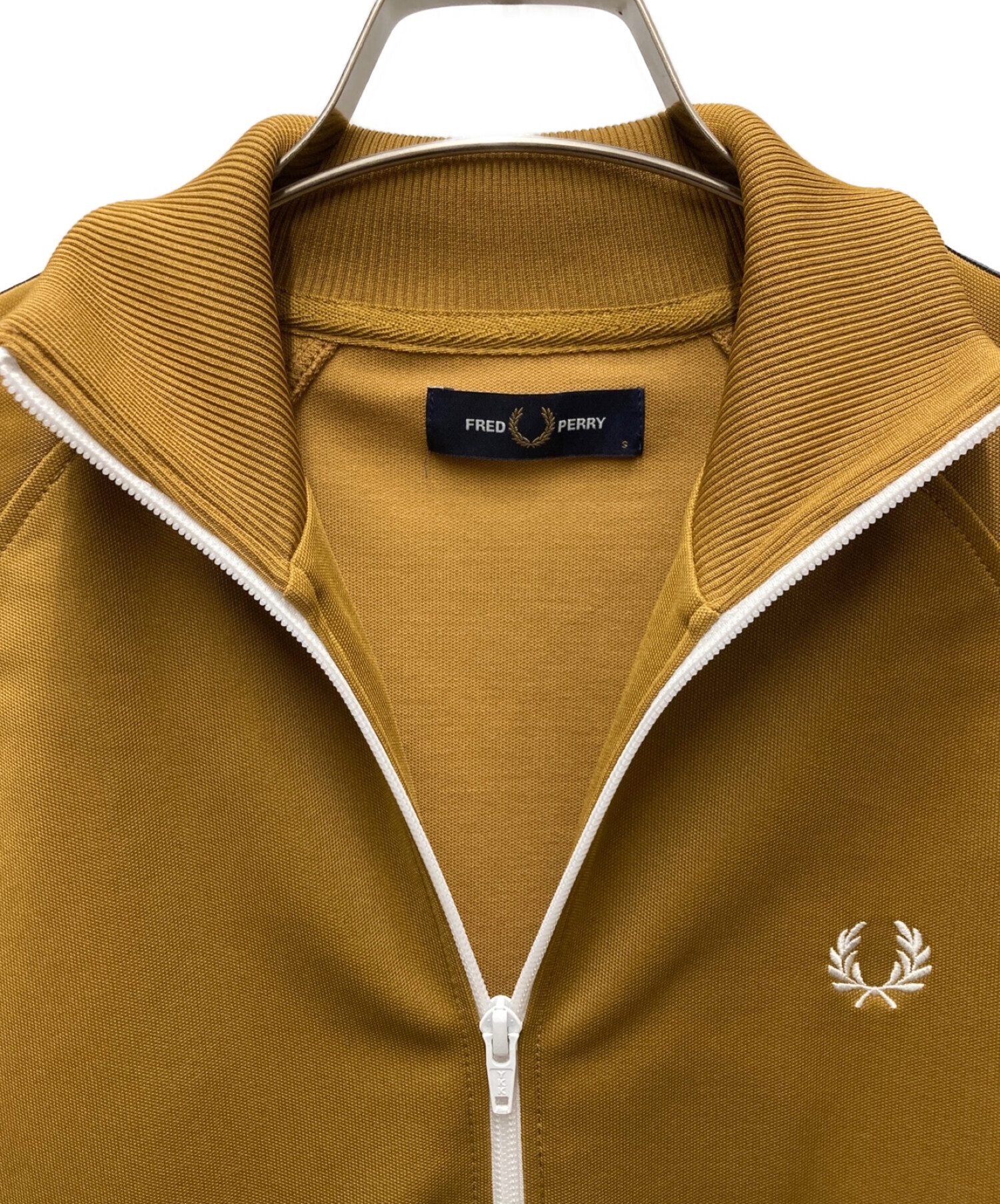 送料無料（一部地域を除く）】 FRED PERRY フレッドペリー トラック