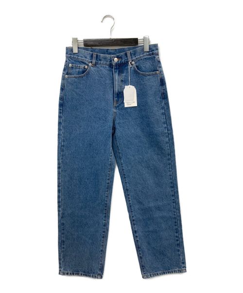 apartment Three（アパートメントスリー）apartment Three (アパートメントスリー) 23年モデル Classic Mid-rise Straight-leg Jeans クラシックミッドライズストレートジーンズ インディゴ サイズ:2の古着・服飾アイテム