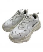 BALENCIAGAバレンシアガ）の古着「TRIPLE S オールオーバーロゴスニーカー」｜ホワイト