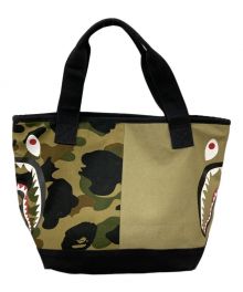 A BATHING APE（アベイシングエイプ）の古着「シャークトートバッグ」｜カーキ