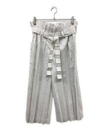 me ISSEY MIYAKE（ミーイッセイ ミヤケ）の古着「REmeTEX PLEATS DENIM PT」｜ホワイト