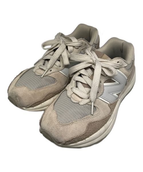 NEW BALANCE（ニューバランス）NEW BALANCE (ニューバランス) ローカットスニーカー ベージュ サイズ:24/US6/UK5.5/EU38.5の古着・服飾アイテム