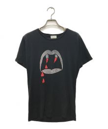 Saint Laurent Paris（サンローランパリ）の古着「ブラッドラスタープリントTシャツ」｜ブラック