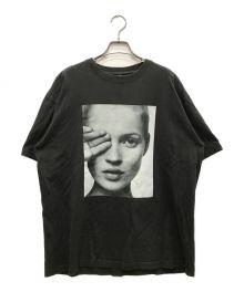 BIOTOP（ビオトープ）の古着「Kate Moss by David Sims Tee/ケイトモスバイデイビットシムズ ティー」｜グレー