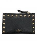 VALENTINO GARAVANIヴァレンティノ・ガラヴァーニ）の古着「ROCKSTUD GRAINY LEATHER CARD CASE」｜ブラック