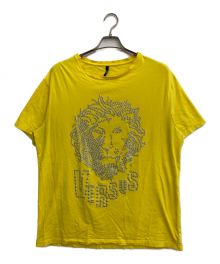 GIANNI VERSACE（ジャンニ・ヴェルサーチ）の古着「ライオンパンチングスタッズストレッチクルーネックT」｜イエロー