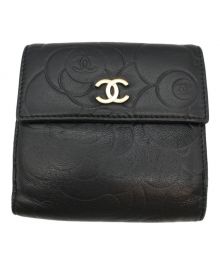 CHANEL（シャネル）の古着「カメリア2つ折りウォレット」｜ブラック