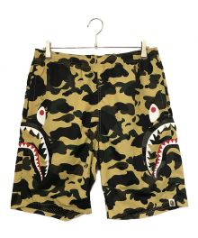 A BATHING APE（アベイシングエイプ）の古着「Camo Side Shark Beach Shorts」｜ブラウン