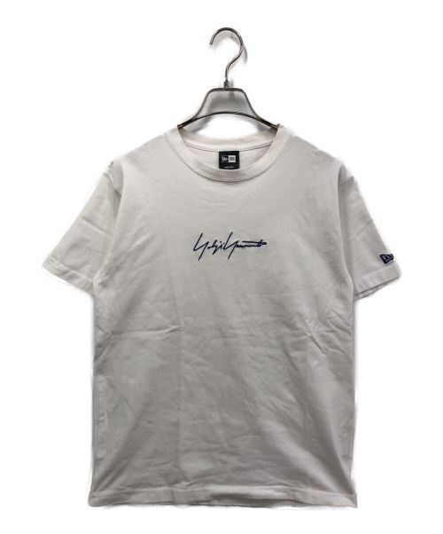 YOHJI YAMAMOTO（ヨウジヤマモト）YOHJI YAMAMOTO (ヨウジヤマモト) New Era (ニューエラ) Tシャツ ホワイト サイズ:MEDIUMSの古着・服飾アイテム