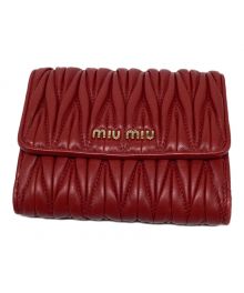 MIU MIU（ミュウミュウ）の古着「マテラッセレザーウォレット」｜レッド