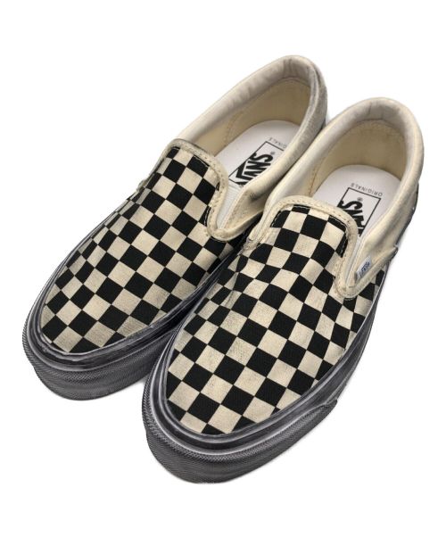 VAULT BY VANS（ヴォルトバイ バンズ）VAULT BY VANS (ヴォルトバイ バンズ) OG CLASSIC SLIP-ON STRESSED ブラック×ホワイト サイズ:US Men8.0/US Woman9.5/UK7.0/EUR40.5/CM26.0の古着・服飾アイテム