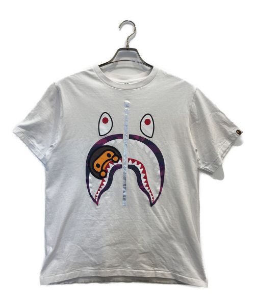 BAPE BY A BATHING APE（ベイプバイアベイシングエイプ）BAPE BY A BATHING APE (ベイプバイアベイシングエイプ) シャークマイロTシャツ ホワイト サイズ:Mの古着・服飾アイテム