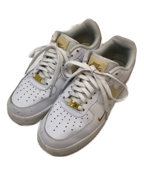 NIKE（ナイキ）NIKE (ナイキ) AIR FORCE 1 07 ESS ホワイト×ベージュ サイズ:US8/UK6/EUR40/cm25.5の古着・服飾アイテム